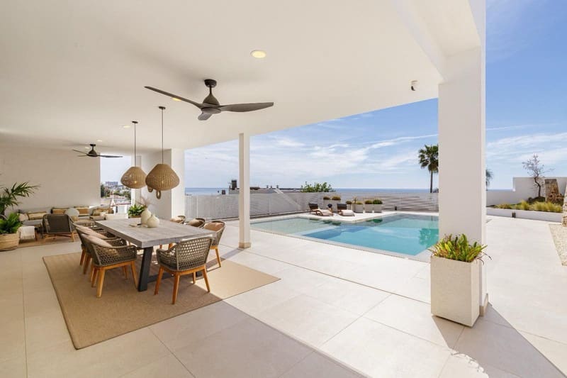 4 soveværelse Villa til salg i Benalmadena Costa med swimmingpool garage - € 2.490.000 (Ref: 9935815)