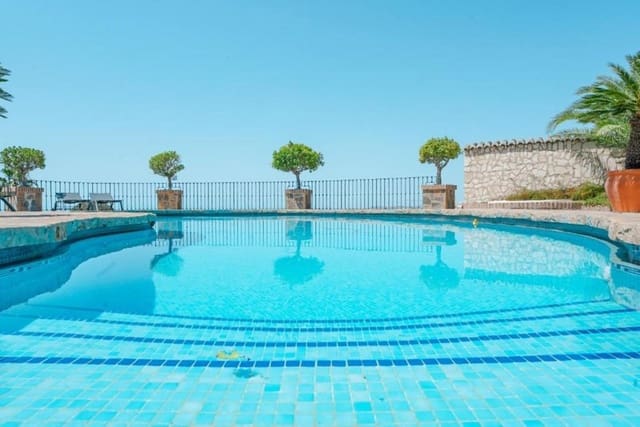 4 slaapkamer Villa te koop in Benalmádena met zwembad garage - € 2.695.000 (Ref: 9935817)