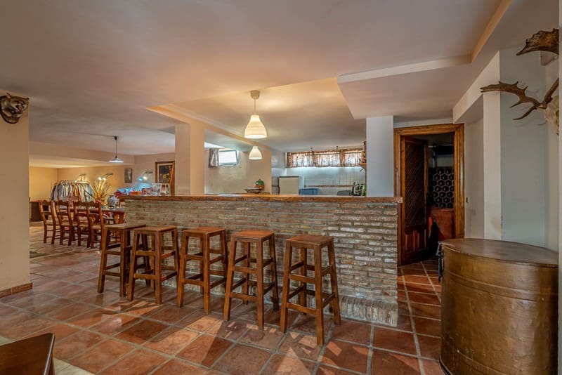 4 slaapkamer Villa te koop in Benalmadena met zwembad garage - € 2.850.000 (Ref: 9935818)
