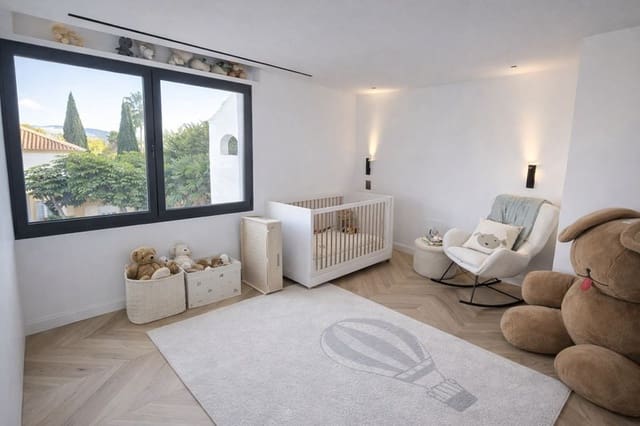 3 slaapkamer Appartement te koop in Marbella met zwembad garage - € 1.375.000 (Ref: 9935819)