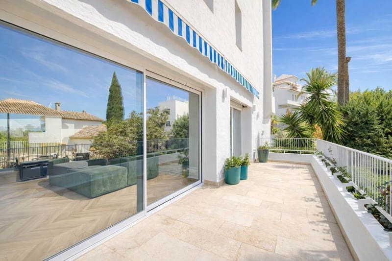 3 makuuhuone Huoneisto myytävänä paikassa Marbella mukana uima-altaan 
autotalli - 1 375 000 € (Ref: 9935819)