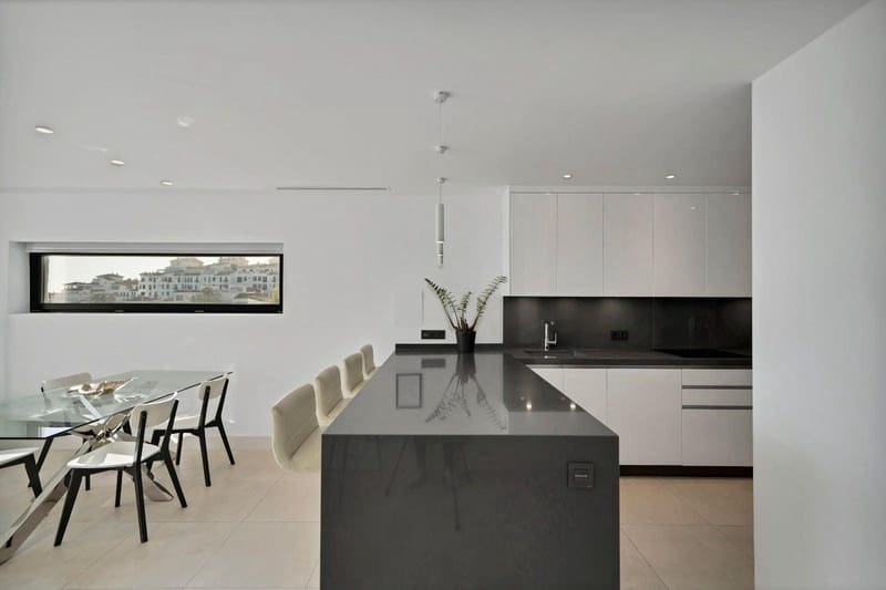2 chambre Appartement à vendre à Puerto Banus avec garage - 1 385 000 € (Ref: 9935820)