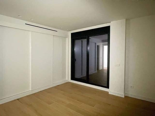 3 bedroom Penthouse for sale in Fuengirola with garage - € 1,700,000 (Ref: 9935821)