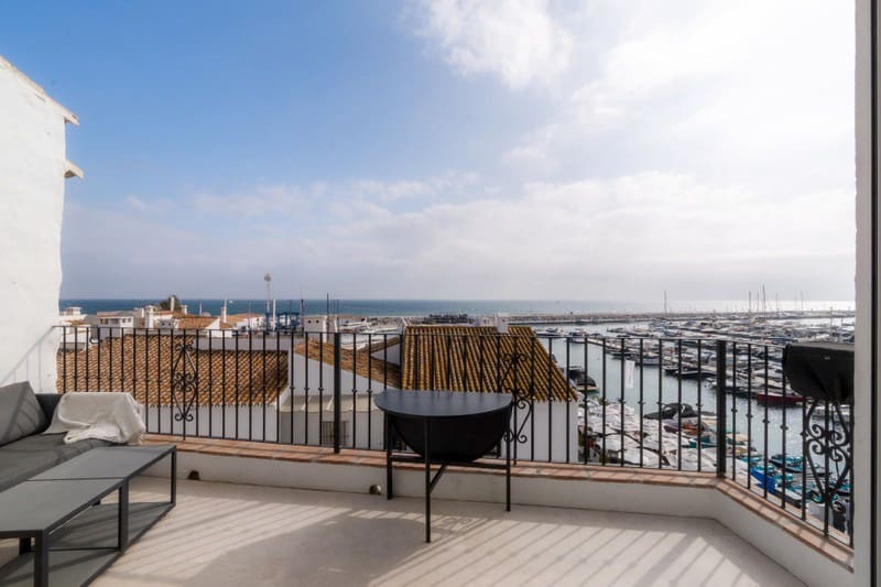 2 soverom Penthouse til salgs i Puerto Banus med garasje - € 1 295 000 (Ref: 9935822)