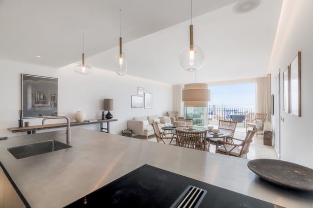 2 soverom Penthouse til salgs i Puerto Banus, Marbella med garasje - € 1 295 000 (Ref: 9935822)