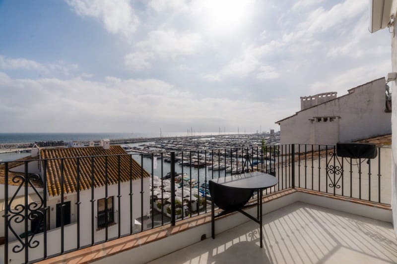 2 soverom Penthouse til salgs i Puerto Banus med garasje - € 1 295 000 (Ref: 9935822)