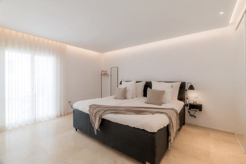 2 soverom Penthouse til salgs i Puerto Banus med garasje - € 1 295 000 (Ref: 9935822)