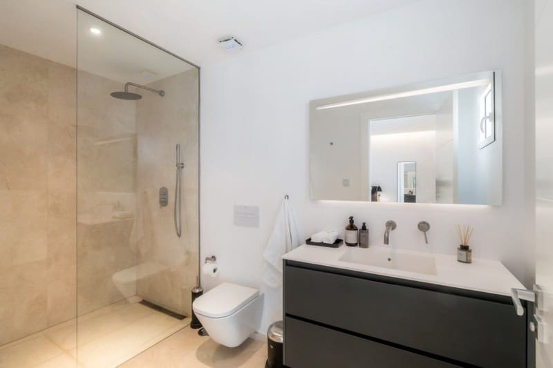 2 soverom Penthouse til salgs i Puerto Banus med garasje - € 1 295 000 (Ref: 9935822)