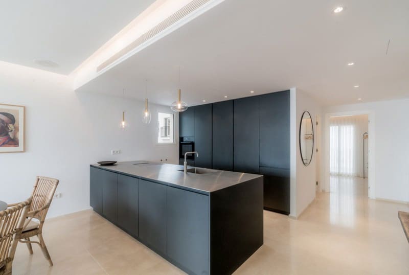 2 soverom Penthouse til salgs i Puerto Banus med garasje - € 1 295 000 (Ref: 9935822)