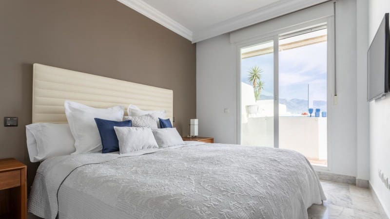 3 slaapkamer Penthouse te koop in Puerto Banus met zwembad garage - € 2.300.000 (Ref: 9935825)