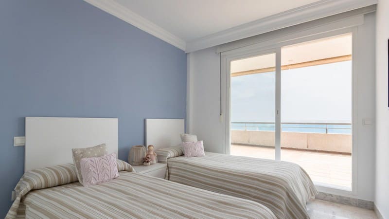 3 slaapkamer Penthouse te koop in Puerto Banus met zwembad garage - € 2.300.000 (Ref: 9935825)