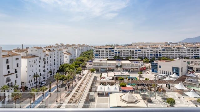 3 soveværelse Penthouse til salg i Puerto Banus, Marbella med swimmingpool garage - € 2.300.000 (Ref: 9935825)