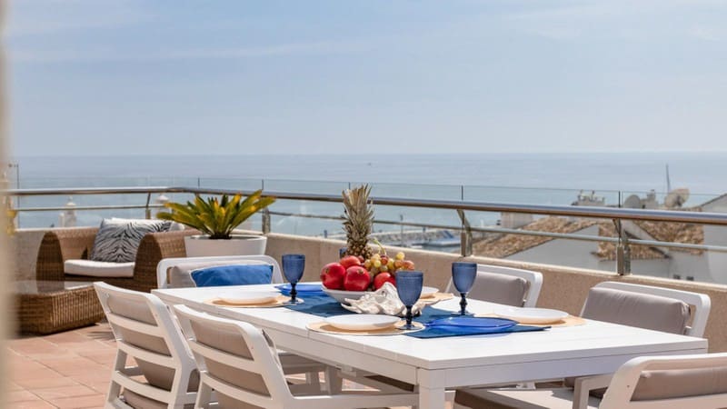 3 slaapkamer Penthouse te koop in Puerto Banus met zwembad garage - € 2.300.000 (Ref: 9935825)