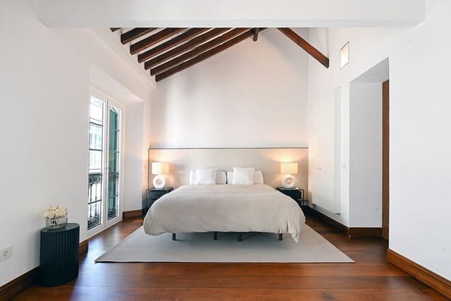 4 soveværelse Penthouse til salg i Málaga by - € 2.800.000 (Ref: 9935829)