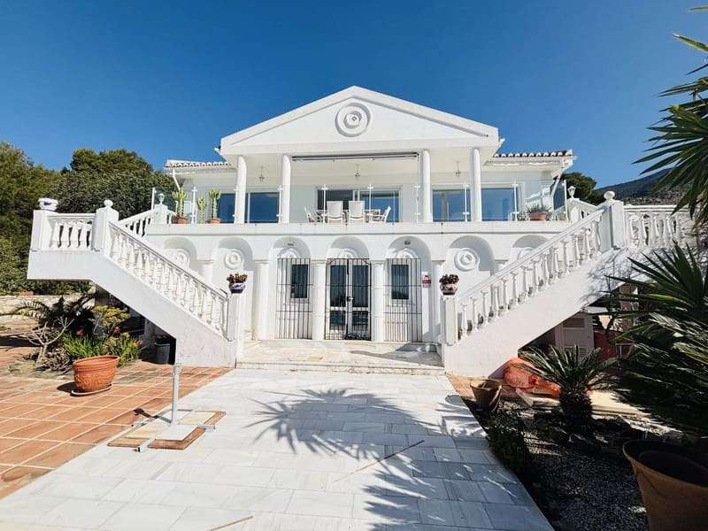 5 soveværelse Villa til salg i Valtocado med swimmingpool garage - € 1.499.000 (Ref: 9935830)