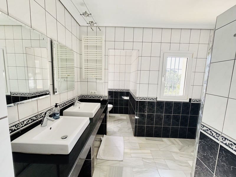 5 soveværelse Villa til salg i Valtocado med swimmingpool garage - € 1.499.000 (Ref: 9935830)