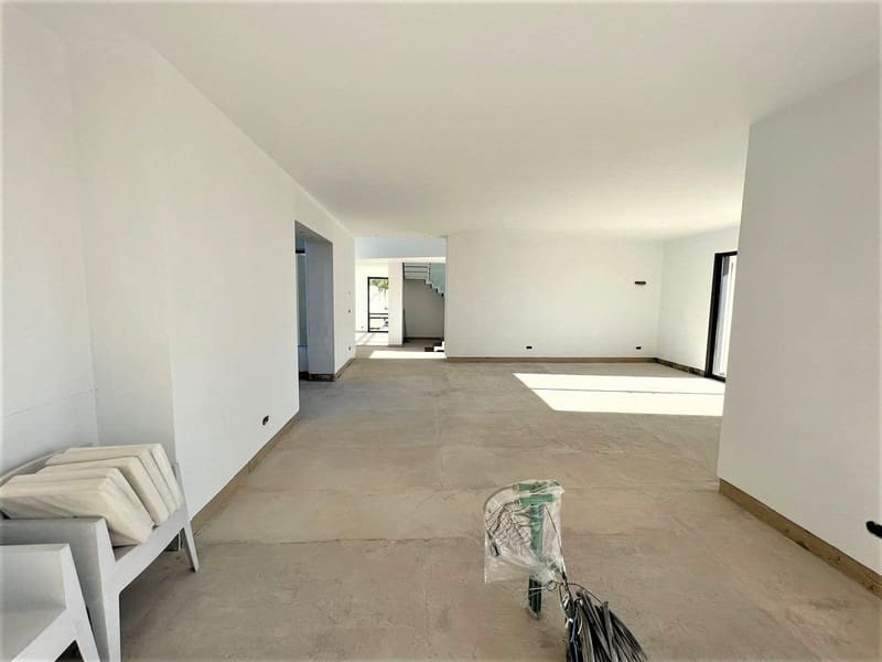 6 camera da letto Villa in vendita in Istan con piscina garage - 2.850.000 € (Rif: 9935833)