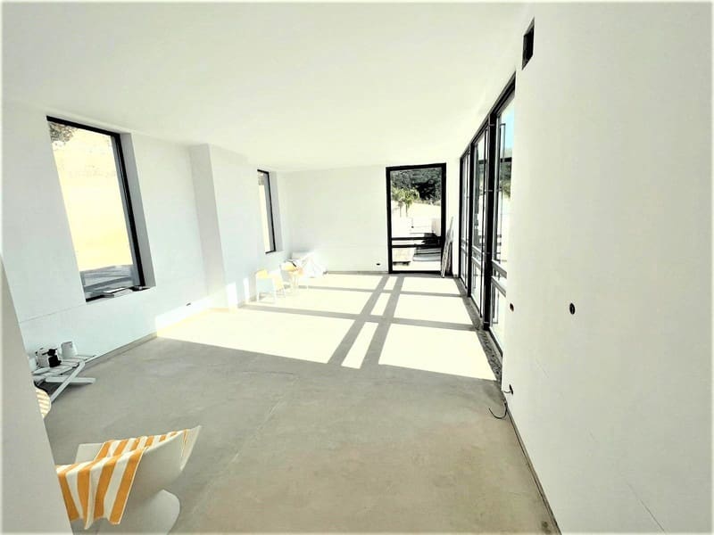 6 camera da letto Villa in vendita in Istan con piscina garage - 2.850.000 € (Rif: 9935833)