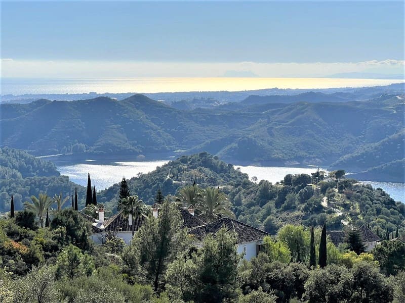 6 camera da letto Villa in vendita in Istan con piscina garage - 2.850.000 € (Rif: 9935833)