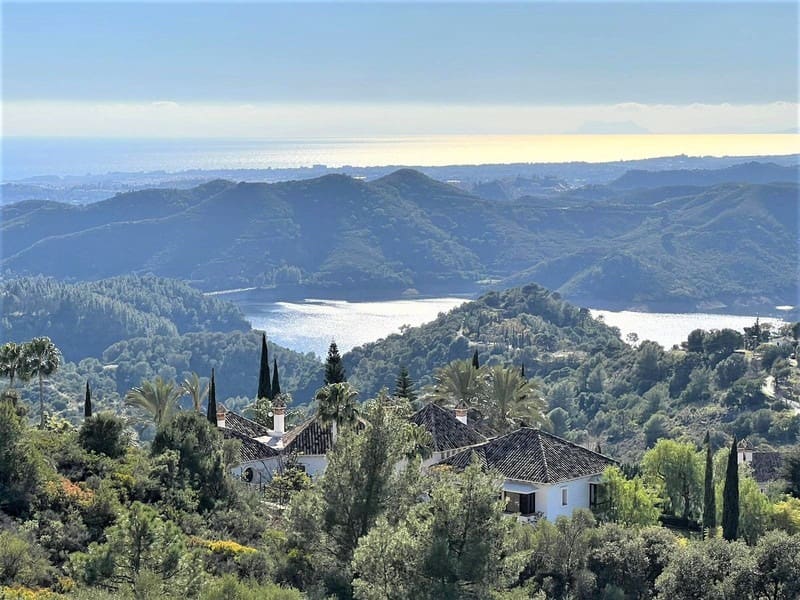 6 camera da letto Villa in vendita in Istan con piscina garage - 2.850.000 € (Rif: 9935833)