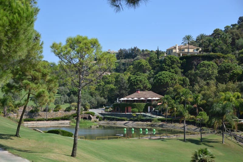 4 bedroom Villa for sale in Benahavis with pool garage - € 7,300,000 (Ref: 9935834)