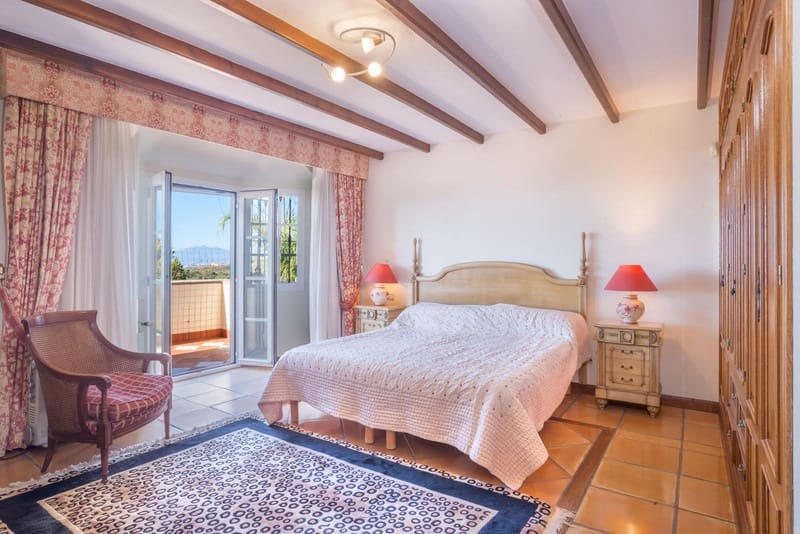 8 sovrum Villa till salu i Los Monteros med pool garage - 12 500 000 € (Ref: 9935835)