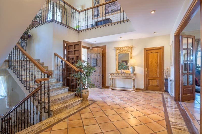 8 sovrum Villa till salu i Los Monteros med pool garage - 12 500 000 € (Ref: 9935835)