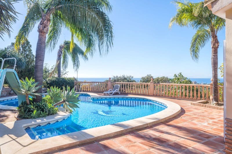 8 sovrum Villa till salu i Los Monteros med pool garage - 12 500 000 € (Ref: 9935835)