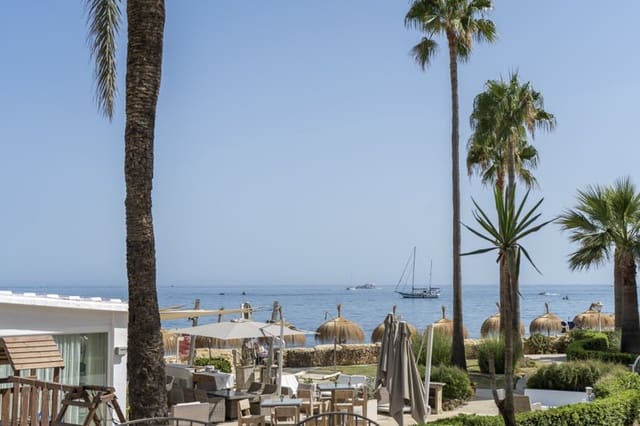 4 soveværelse Byhus til salg i Golden Mile, Marbella med swimmingpool - € 5.460.000 (Ref: 9935838)