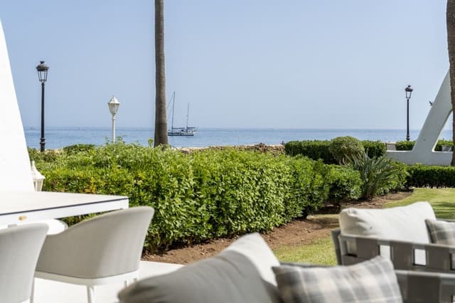 4 soveværelse Byhus til salg i Golden Mile, Marbella med swimmingpool - € 5.460.000 (Ref: 9935838)