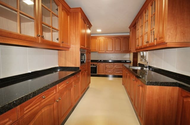 8 soveværelse Villa til salg i San Pedro de Alcantara, Marbella med swimmingpool garage - € 6.000.000 (Ref: 9935839)