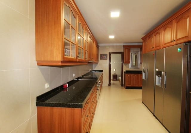 8 soveværelse Villa til salg i San Pedro de Alcantara, Marbella med swimmingpool garage - € 6.000.000 (Ref: 9935839)