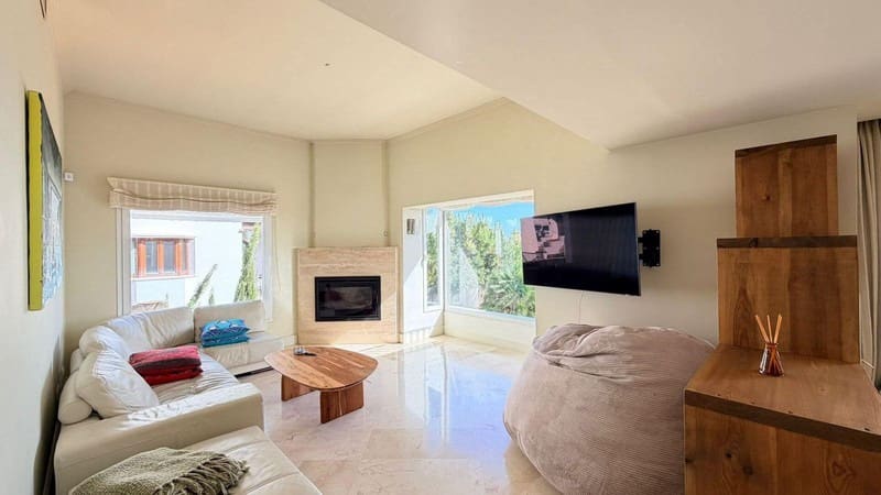 Chalet de 4 habitaciones en Manilva en venta con piscina garaje - 1.499.000 € (Ref: 9935846)