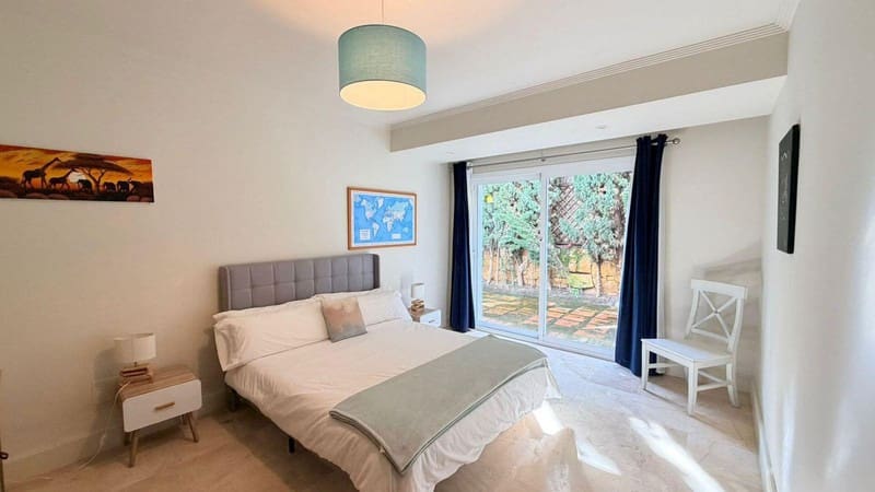 Chalet de 4 habitaciones en Manilva en venta con piscina garaje - 1.499.000 € (Ref: 9935846)