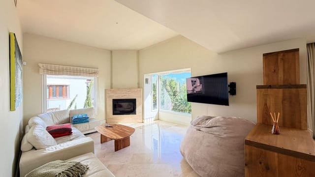 4 soverom Villa til salgs i Manilva med svømmebasseng garasje - € 1 499 000 (Ref: 9935846)