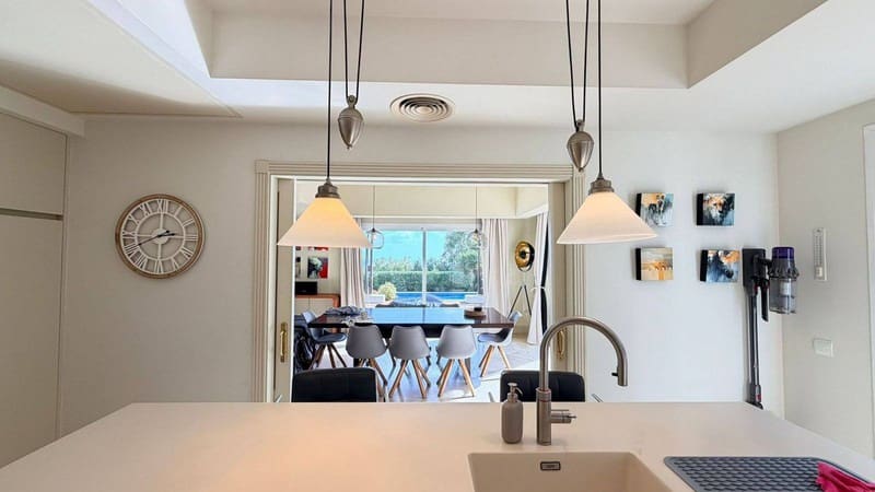 Chalet de 4 habitaciones en Manilva en venta con piscina garaje - 1.499.000 € (Ref: 9935846)