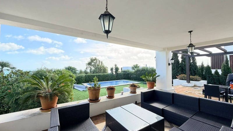 Chalet de 4 habitaciones en Manilva en venta con piscina garaje - 1.499.000 € (Ref: 9935846)