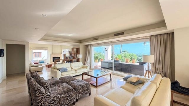 4 soverom Villa til salgs i Manilva med svømmebasseng garasje - € 1 499 000 (Ref: 9935846)