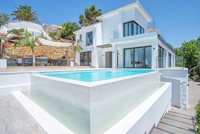 Chalet de 7 habitaciones en Elviria en venta con piscina garaje - 3.500.000 € (Ref: 9935850)