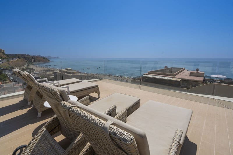 2 slaapkamer Penthouse te koop in Carvajal met zwembad garage - € 1.299.000 (Ref: 9935851)