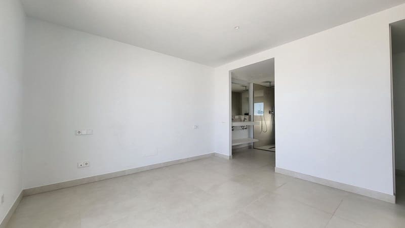 3 slaapkamer Penthouse te koop in Carvajal met zwembad - € 1.325.000 (Ref: 9935852)