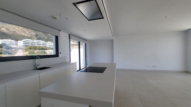 3 slaapkamer Penthouse te koop in Carvajal met zwembad - € 1.325.000 (Ref: 9935852)