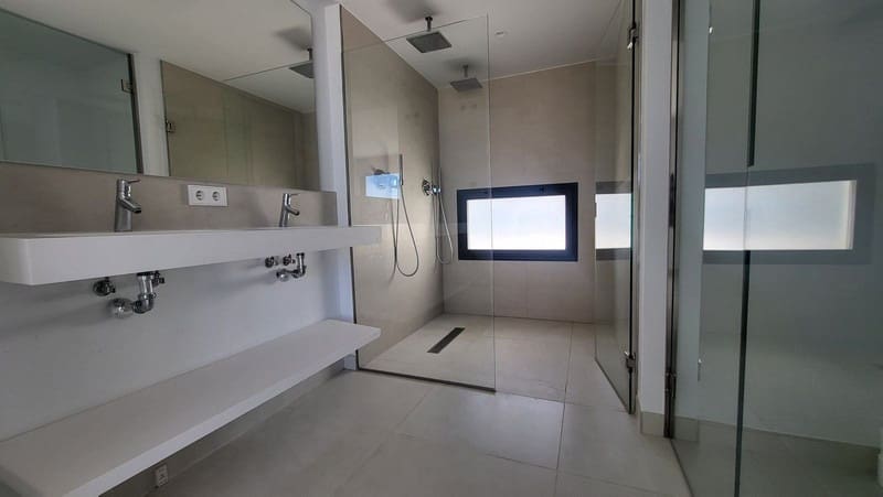 3 slaapkamer Penthouse te koop in Carvajal met zwembad - € 1.325.000 (Ref: 9935852)