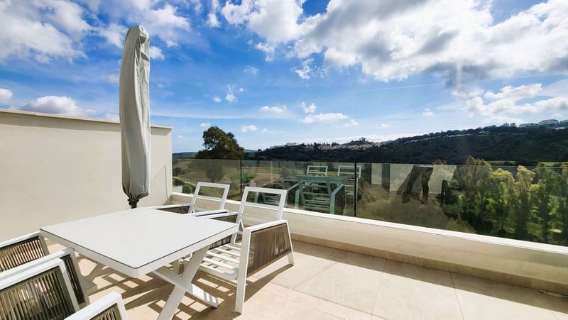 3 sypialnia Dom na sprzedaż w La Cala de Mijas z basenem garażem - 735 000 € (Ref: 9935853)