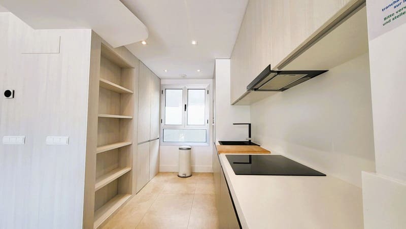 3 sypialnia Dom na sprzedaż w La Cala de Mijas z basenem garażem - 735 000 € (Ref: 9935853)