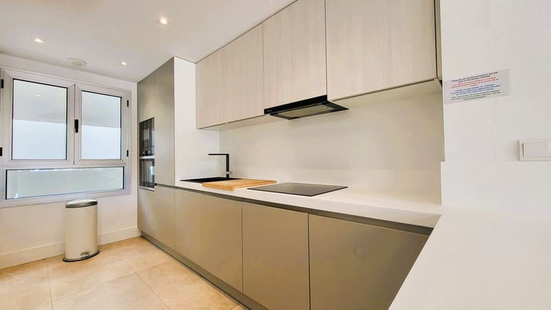 3 sypialnia Dom na sprzedaż w La Cala de Mijas z basenem garażem - 735 000 € (Ref: 9935853)