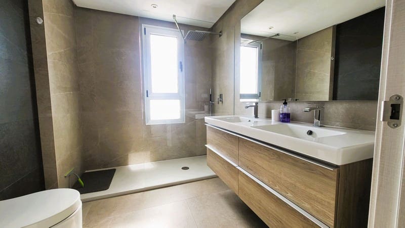 3 sypialnia Dom na sprzedaż w La Cala de Mijas z basenem garażem - 735 000 € (Ref: 9935853)