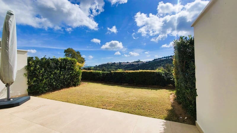 3 sypialnia Dom na sprzedaż w La Cala de Mijas z basenem garażem - 735 000 € (Ref: 9935853)
