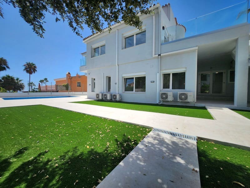 5 bedroom Villa for sale in Mijas Costa with pool garage - € 945,000 (Ref: 9935856)