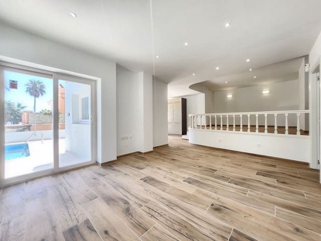 5 soverom Villa til salgs i Mijas Costa, Mijas med svømmebasseng garasje - € 945 000 (Ref: 9935856)